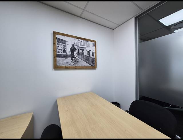 10M² OFFICE TO LET IN ROSEBANK